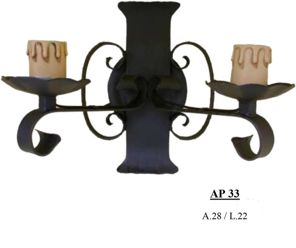 Mittelalterliche schmiedeeiserne Wandleuchte 2-flammig - AP 33